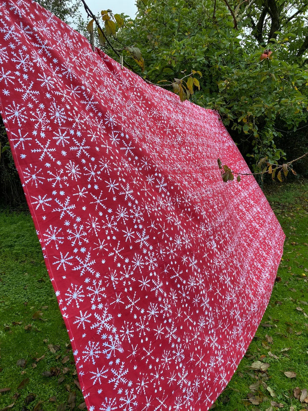 Twizzell Block Print Large Tablecloth - Red & White Snowflake