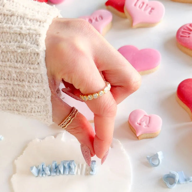 Biscuit Baking & Decorating Kit - Valentine's Lots Of Love