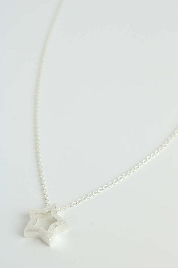 Silver Hammered Star Pendant Necklace
