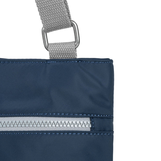 Roka Moorgate Messenger Bag - Midnight