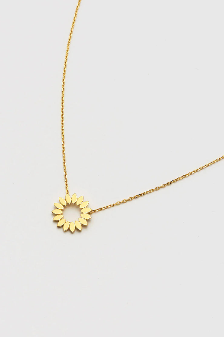 Modern Gold Flower Necklace