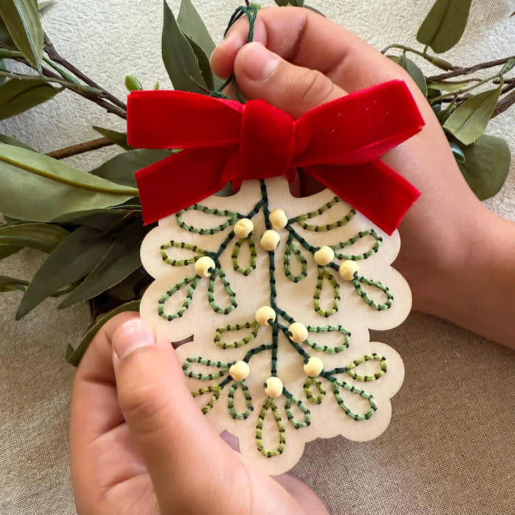 Cotton Twist Make Your Own Stitched Mistletoe Decoration