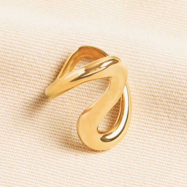 Statement Swirl Ring in Gold